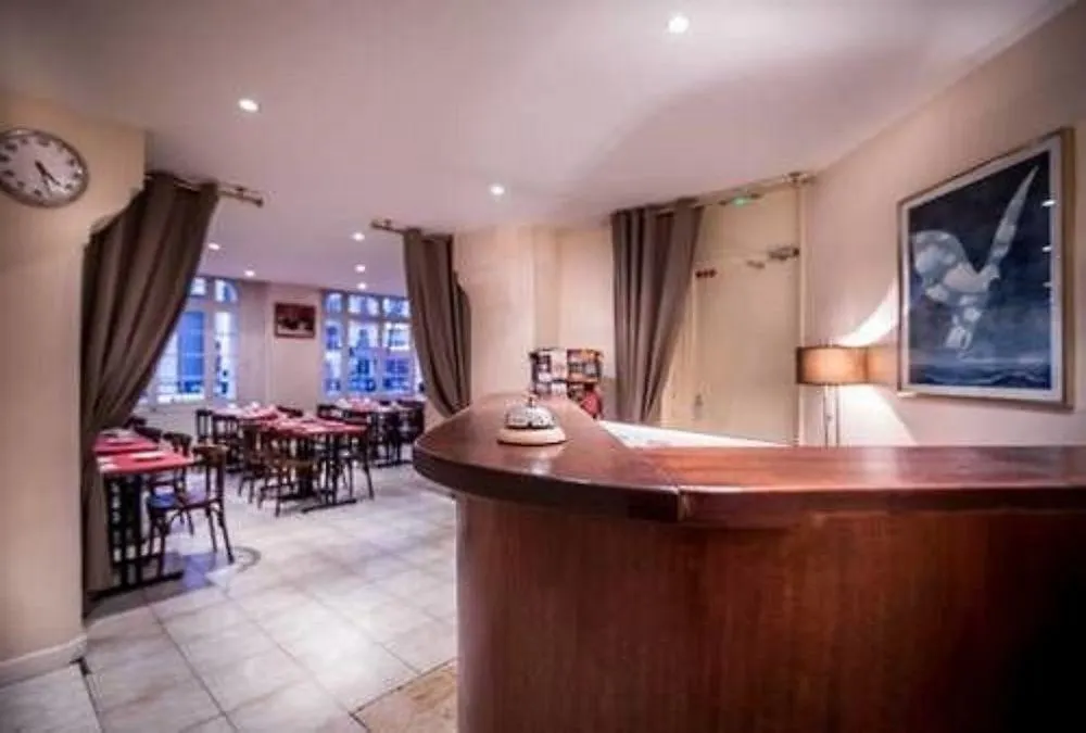 Otel Ibis Styles Montmartre Batignolles 3*
