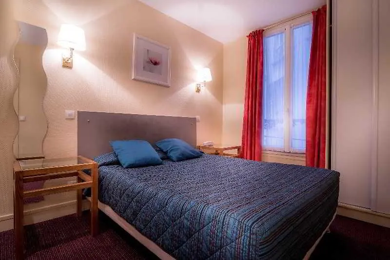 Otel Ibis Styles Montmartre Batignolles 3*