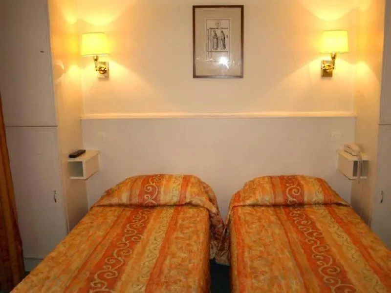 Otel Ibis Styles Montmartre Batignolles 3*