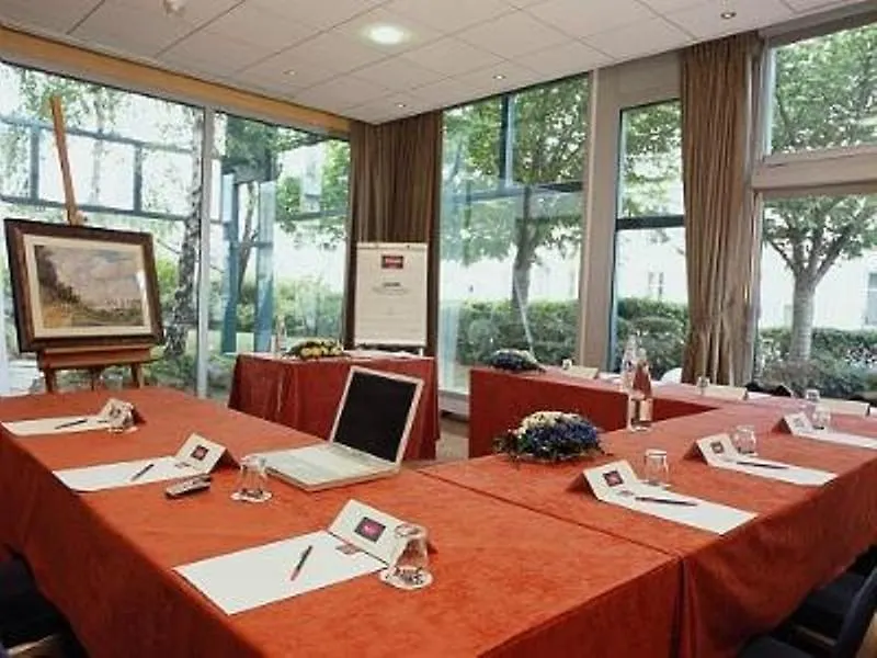 Otel Ibis Styles Montmartre Batignolles 3*